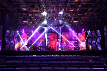 ライブでのLEDディスプレイの活用例